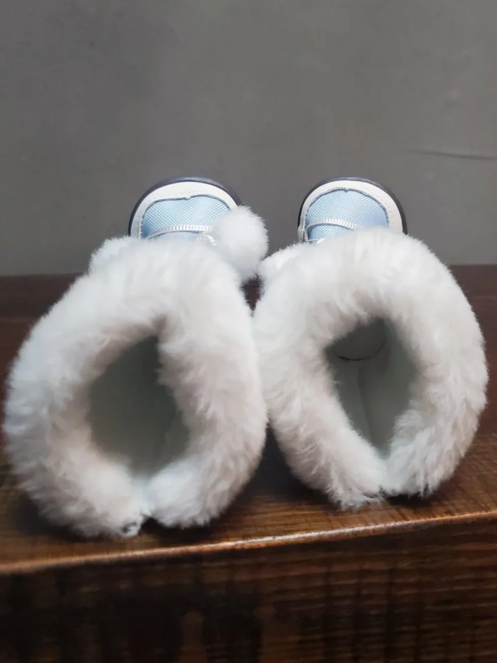 American Girl Retired 2010 Snow Flurry Outfit Coat Boots Hat Pants EUC